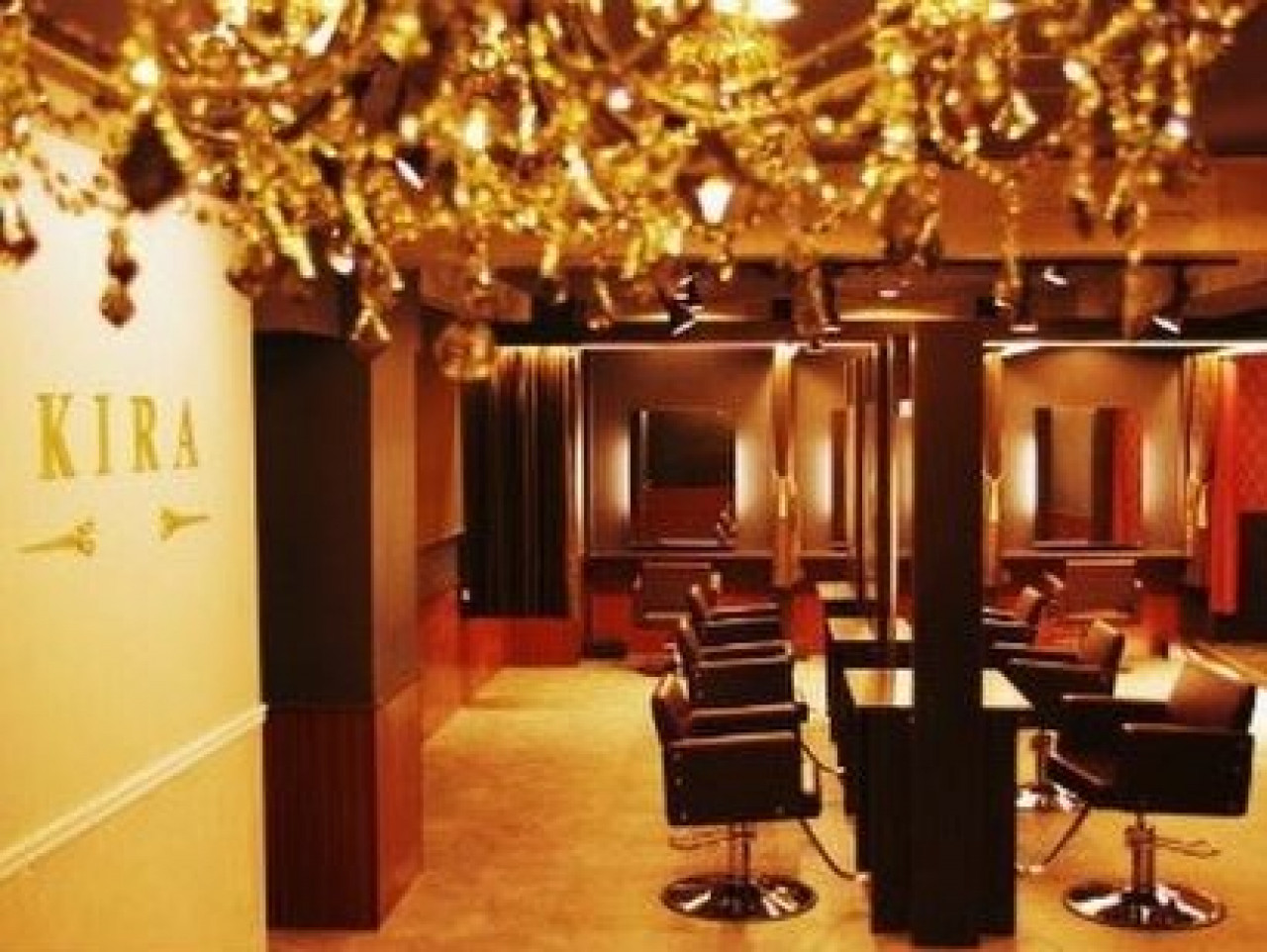 KIRA royal hair salon【キラ ロイヤル ヘアサロン】